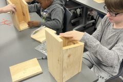 Meadows-Edge-Goralczyk-4th-grade-birdhouses-2-3-25-1